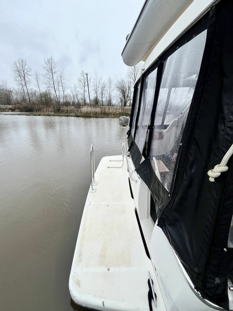 39ft Bayliner Yacht For Sale