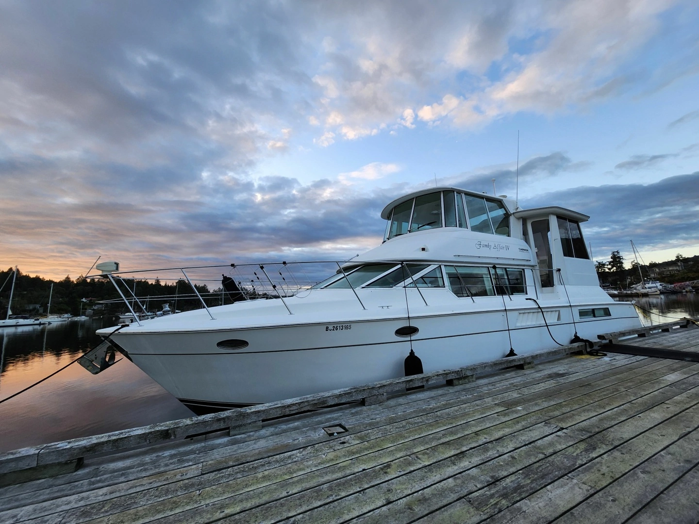 1997 Carver 500 Cockpit Motor Yacht, photo 1 of 30