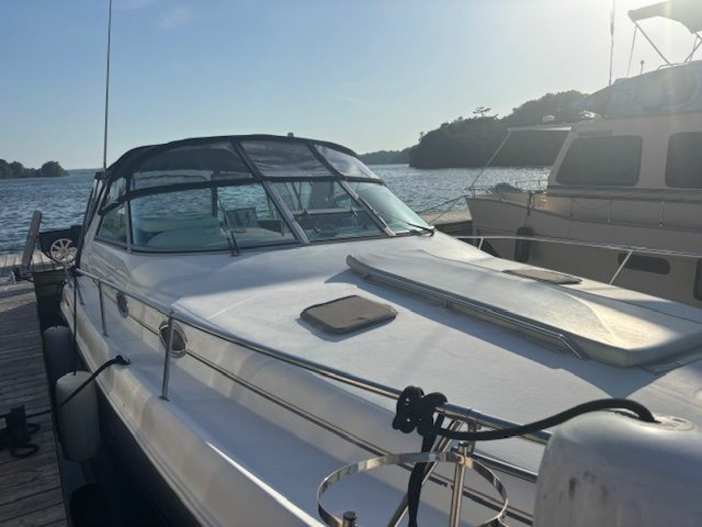 1997 Sea Ray 330 Sundancer — photograph 2