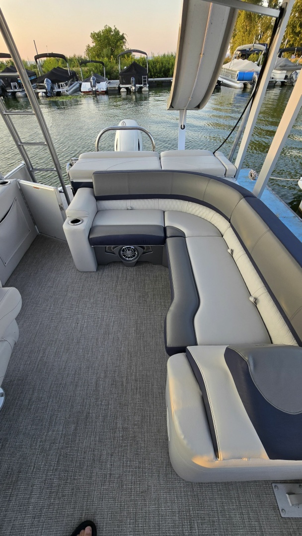 2023 Avalon Catalina 2585 CRFS Funship 25