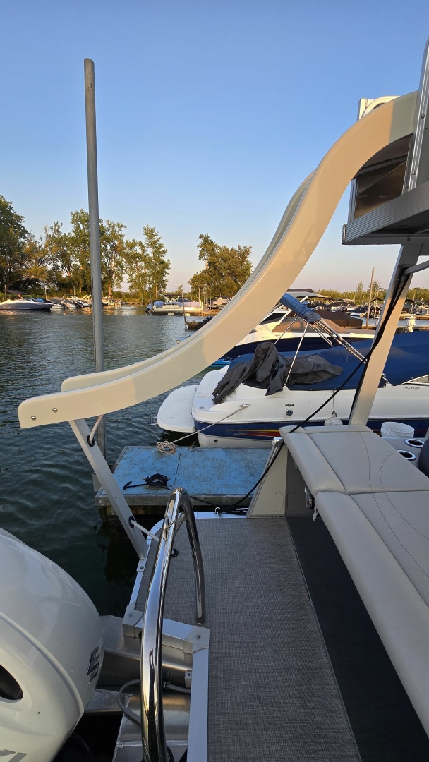 2023 Avalon Catalina 2585 CRFS Funship 25