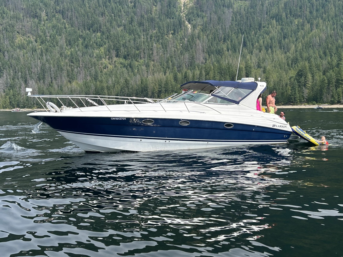 2006 Larson Cabrio 370 — photograph 3