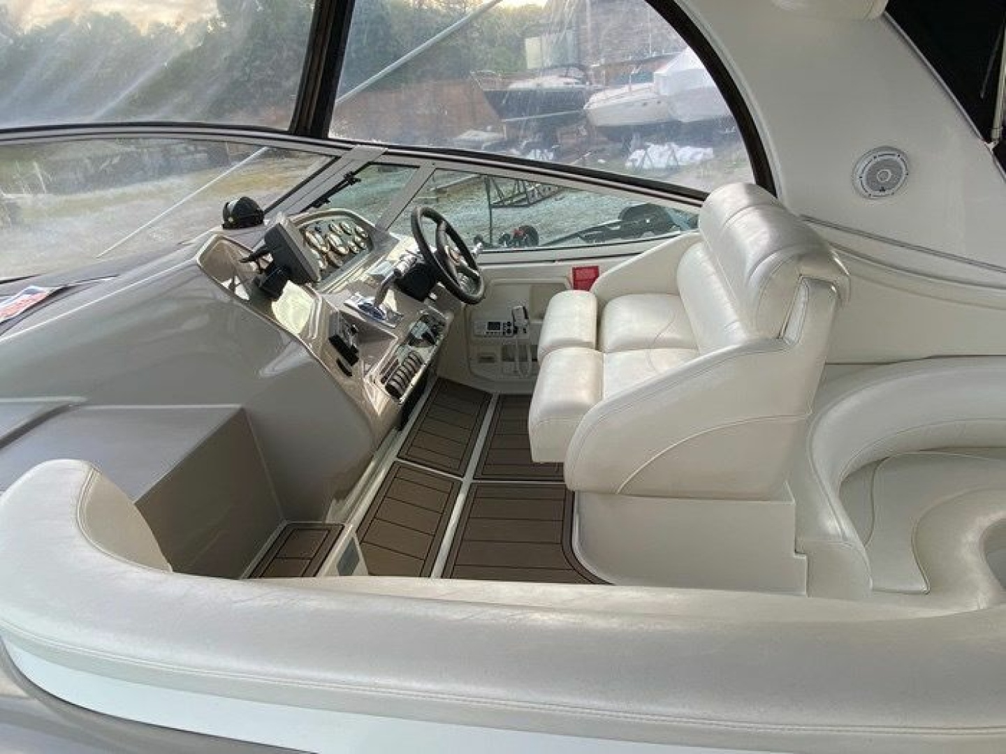 2002 Cruisers Yachts 3672 40