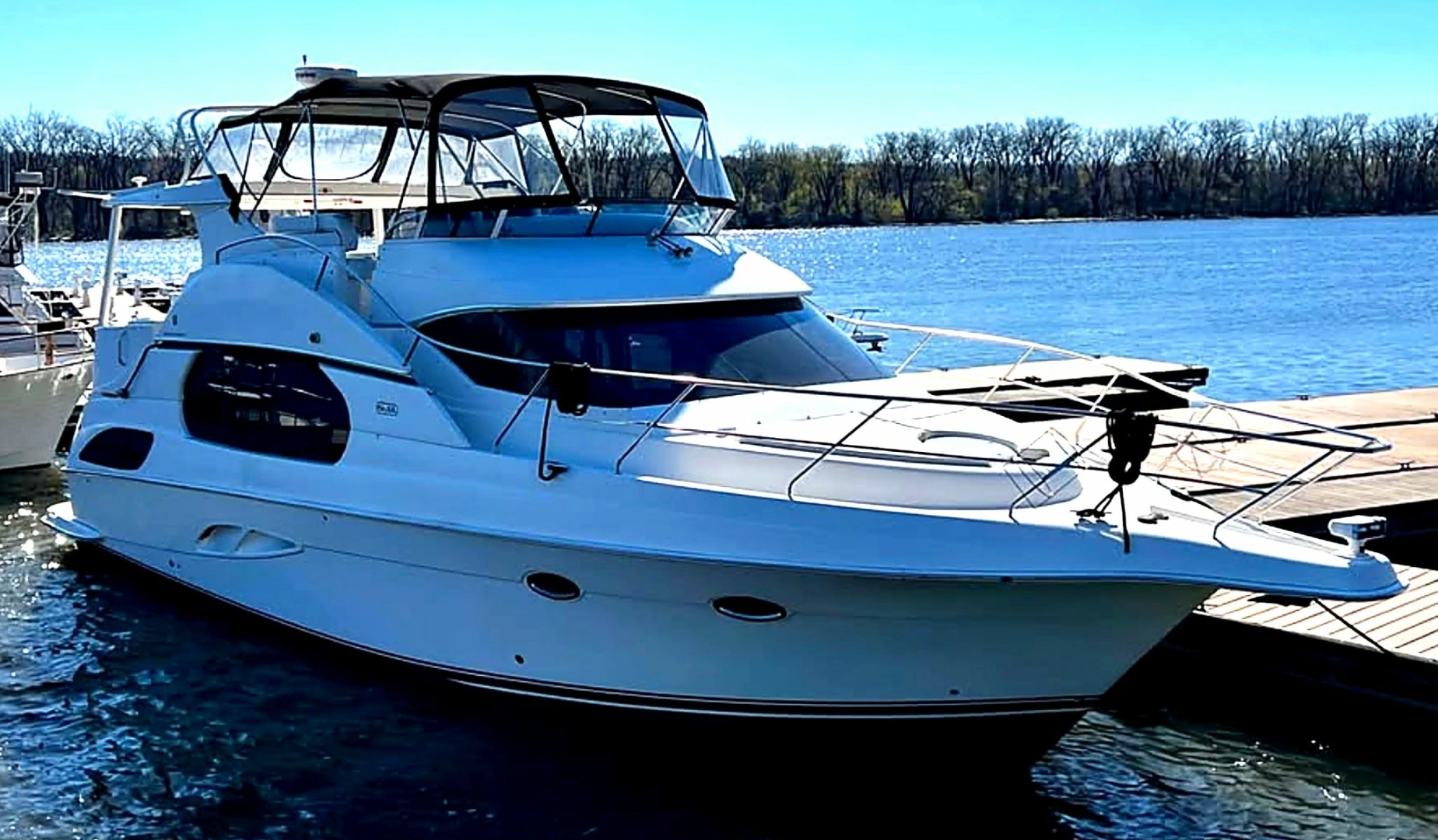 2004 Silverton 43 Motor Yacht, photo 1 of 18