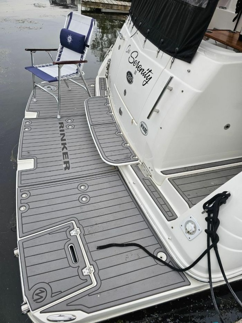 32ft Rinker Yacht For Sale