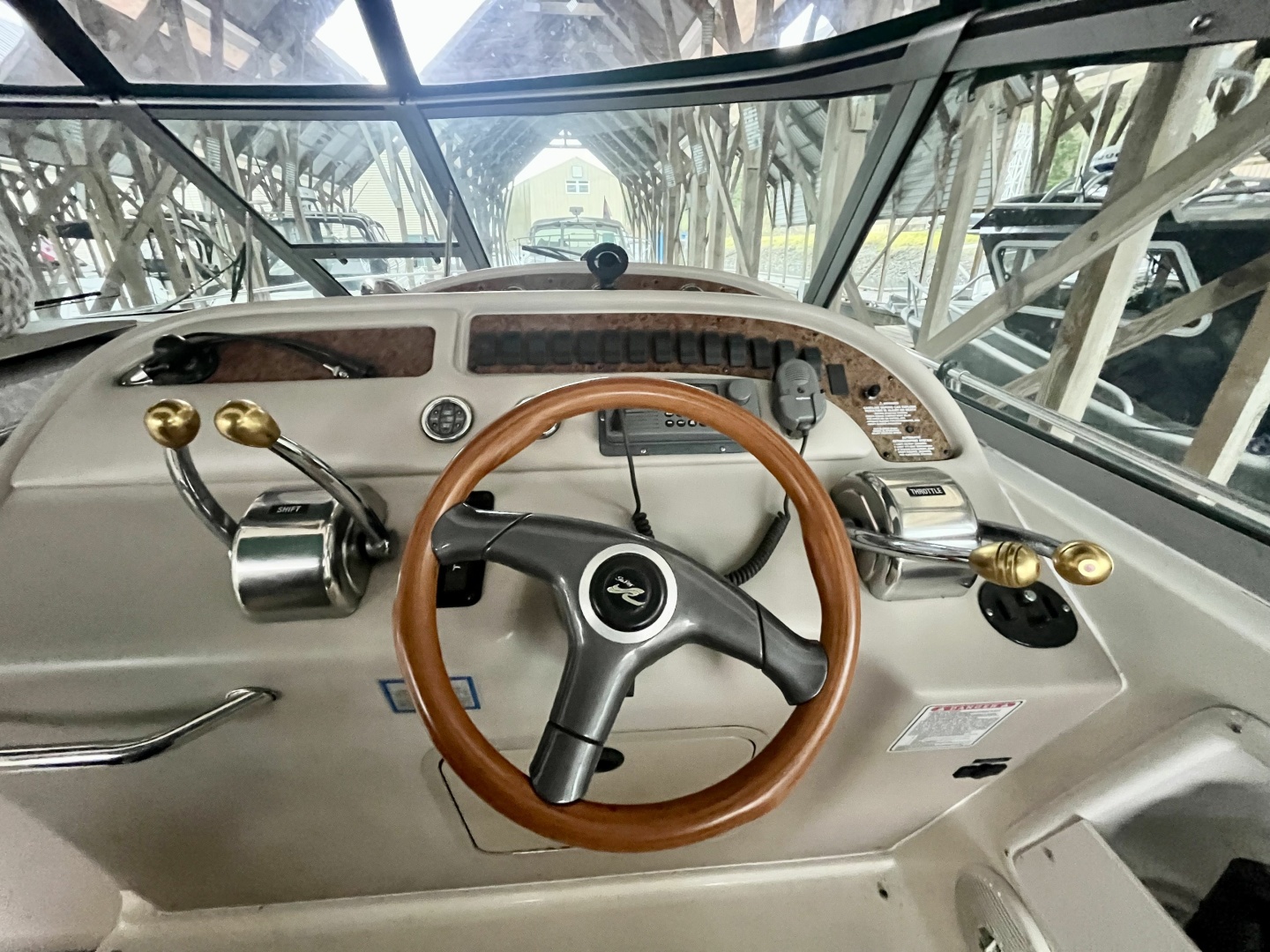 1999 Sea Ray 310 Sundancer 31