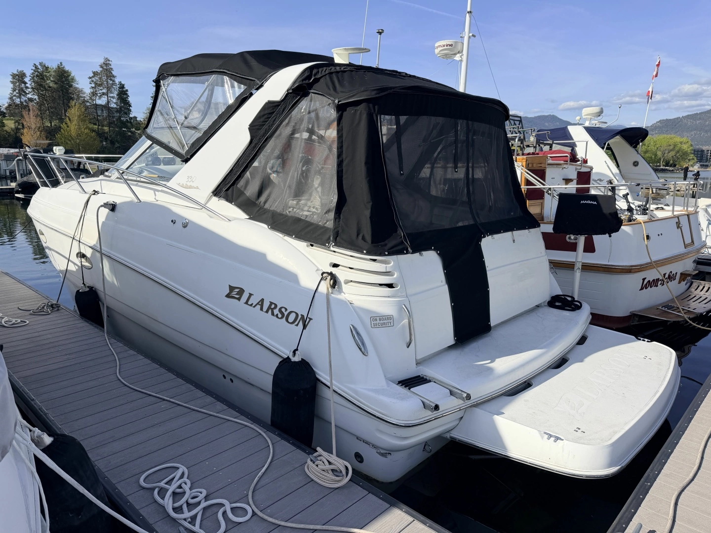 2000 Larson Cabrio 330, photo 1 of 30