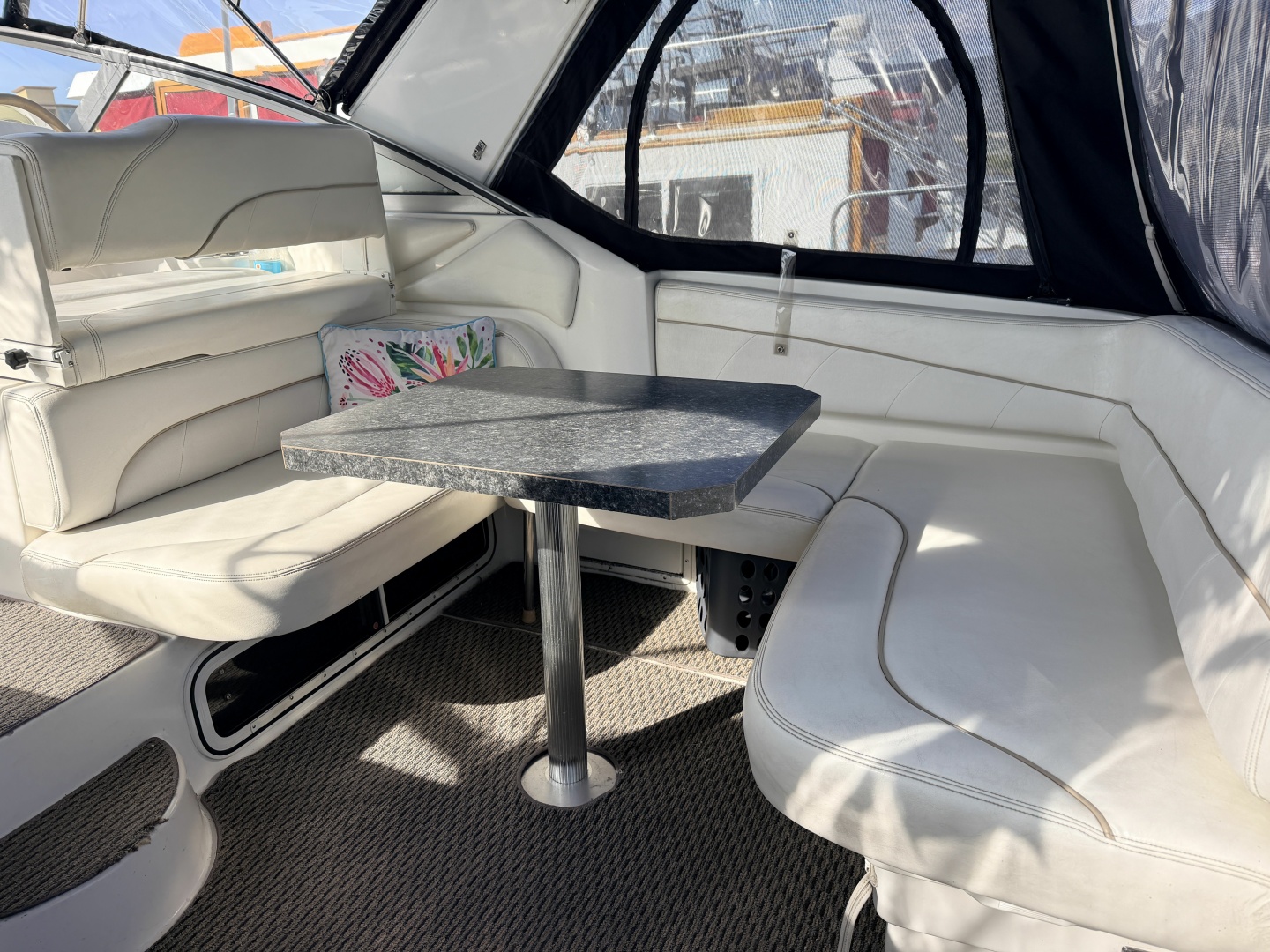 33ft Larson Yacht For Sale