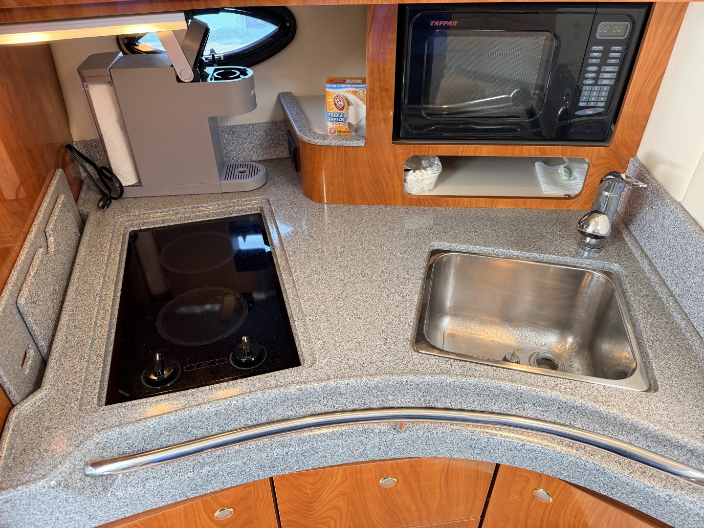 2006 Larson Cabrio 370 37