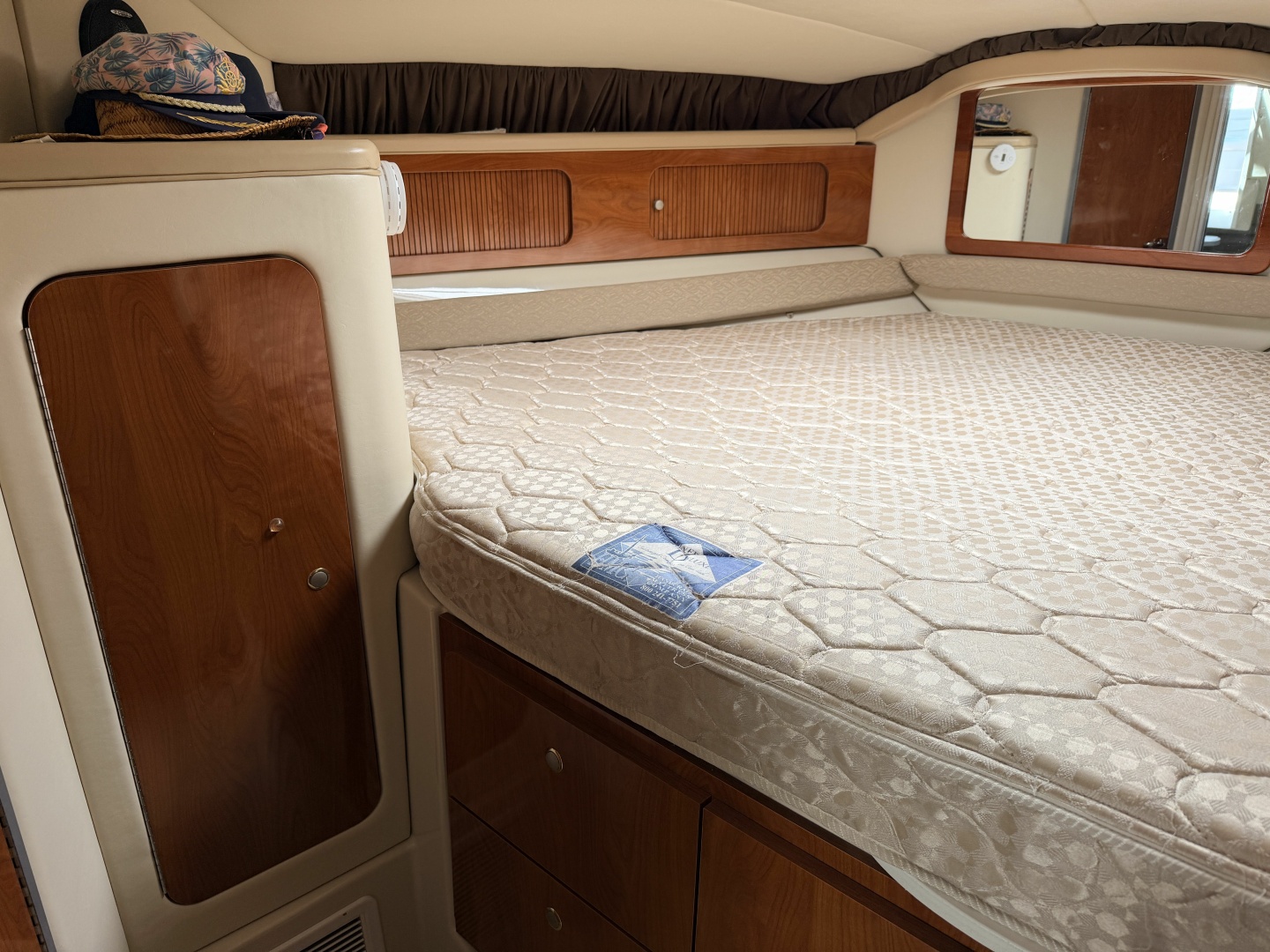 37ft Larson Yacht For Sale