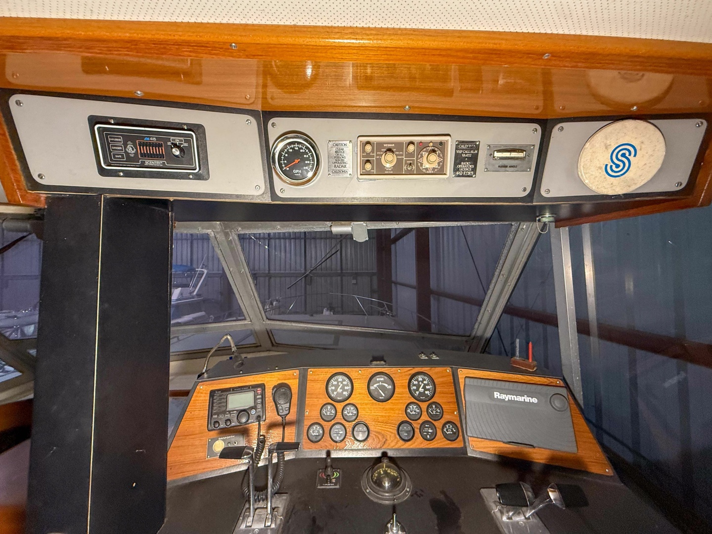 1977 Pacemaker FB Motor Yacht 40