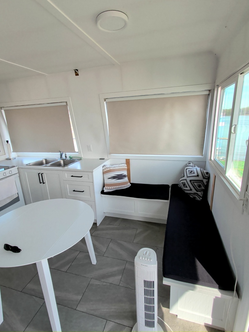 1979 Houseboat Custom Houseboat Liveaboard — photograph 5
