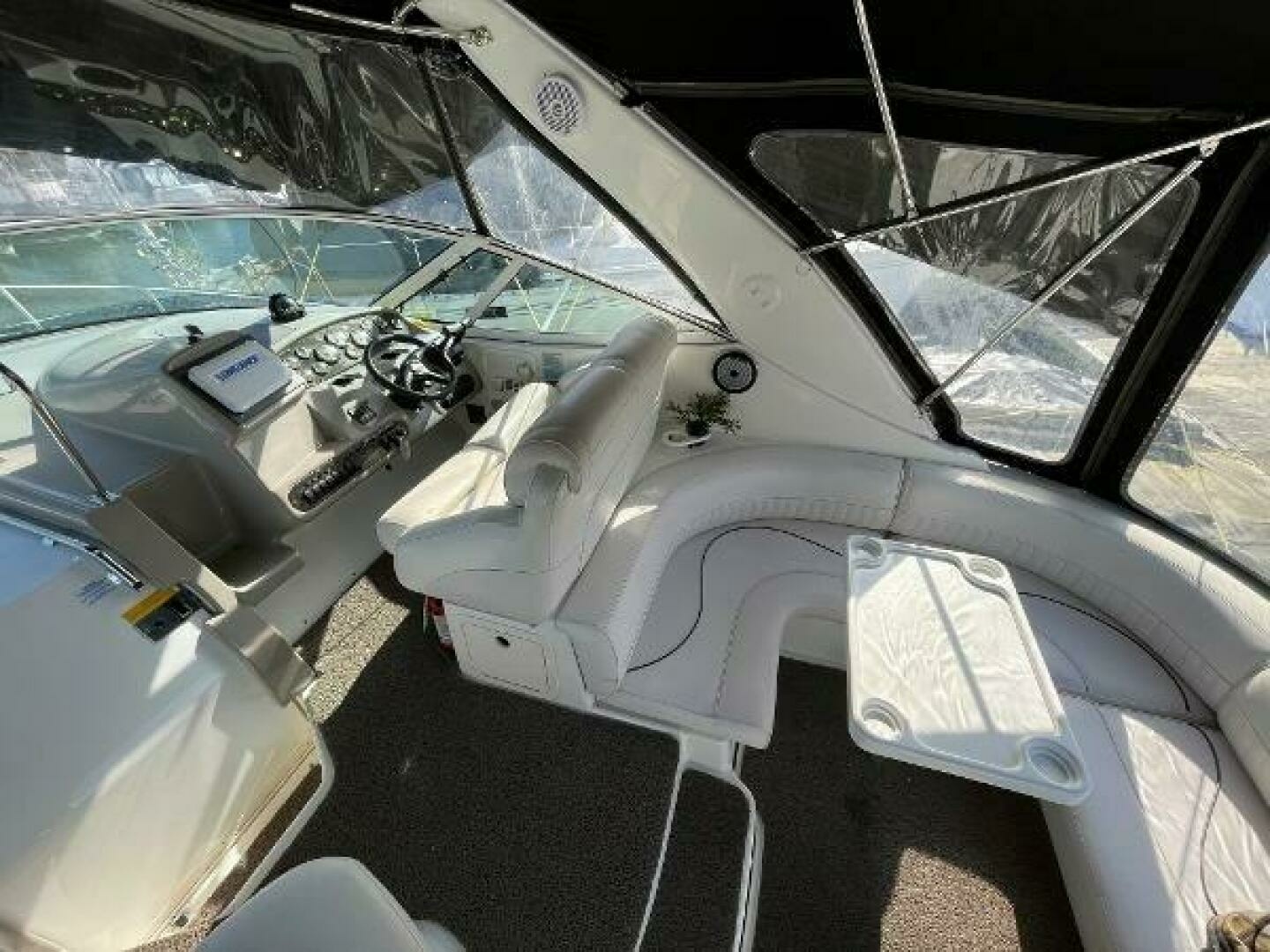 2001 Cruisers Yachts 3470 34