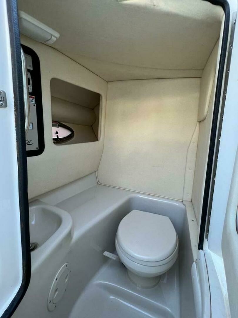 2007 Sea Ray 290 SLX 29
