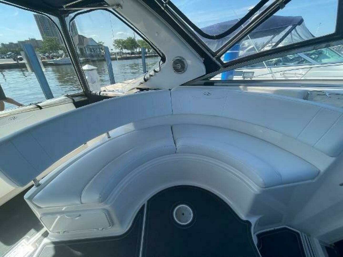 2005 Regal 3060 Window Express 30