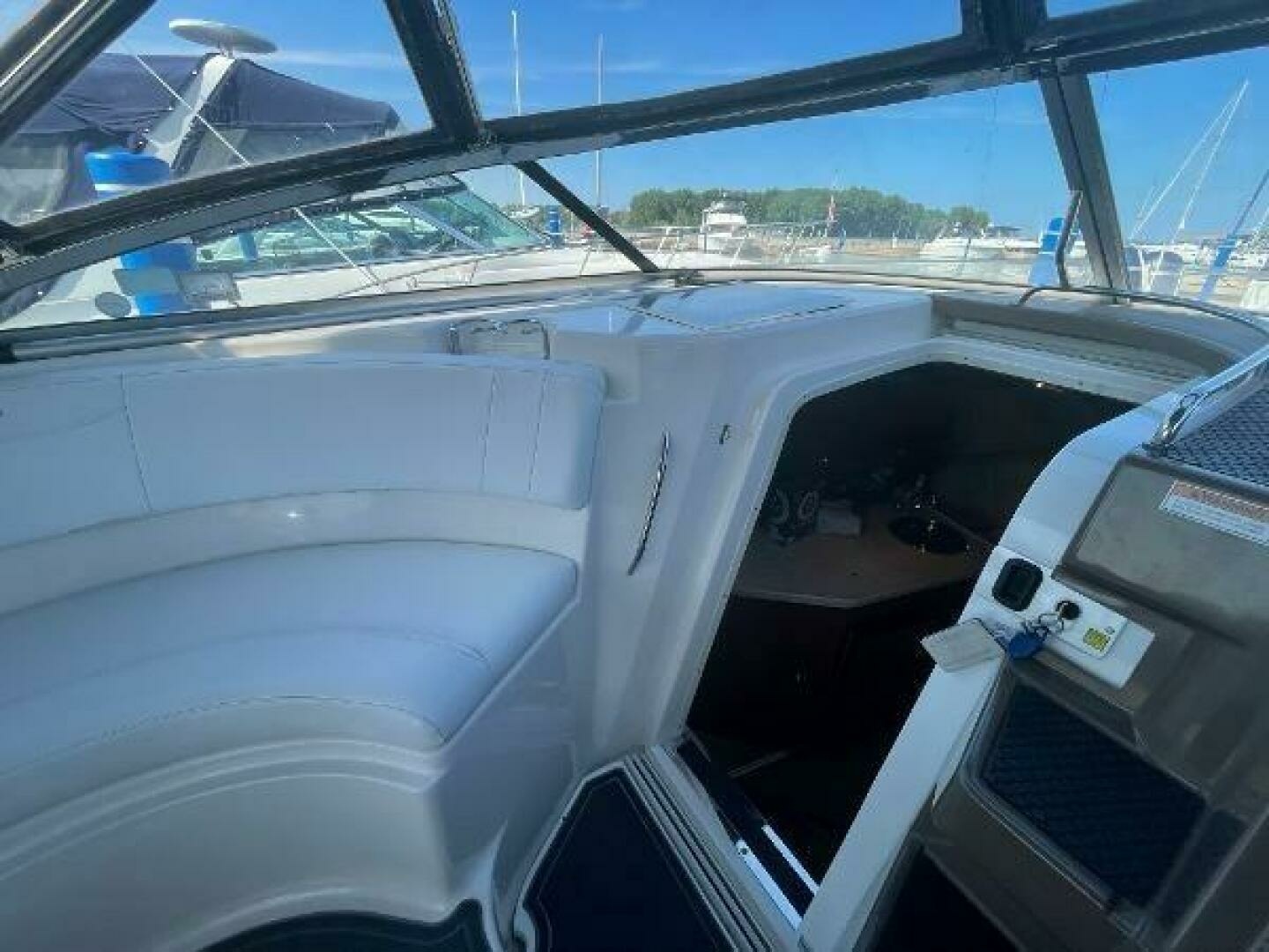 30ft Regal Yacht For Sale