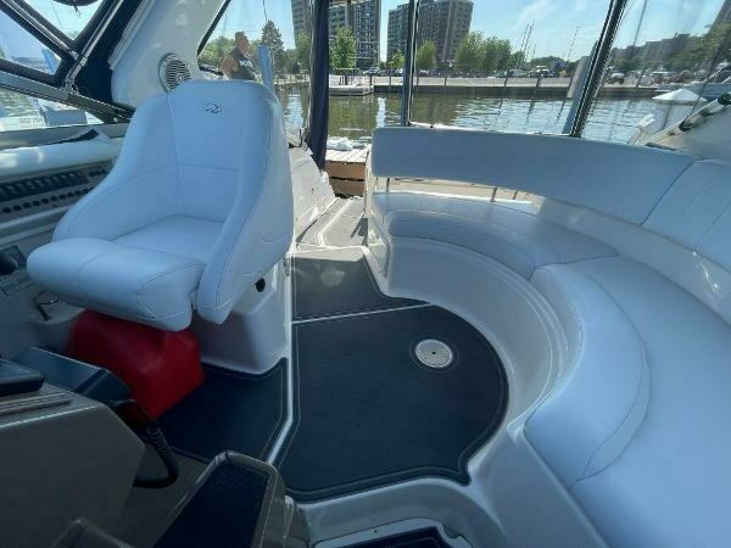 2005 Regal 3060 Window Express 30
