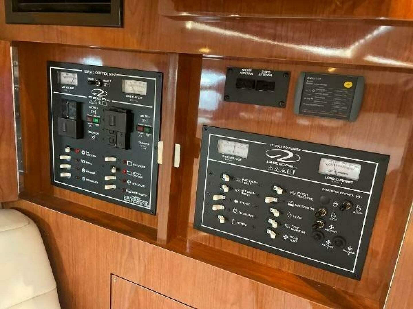 2005 Regal 3060 Window Express 30