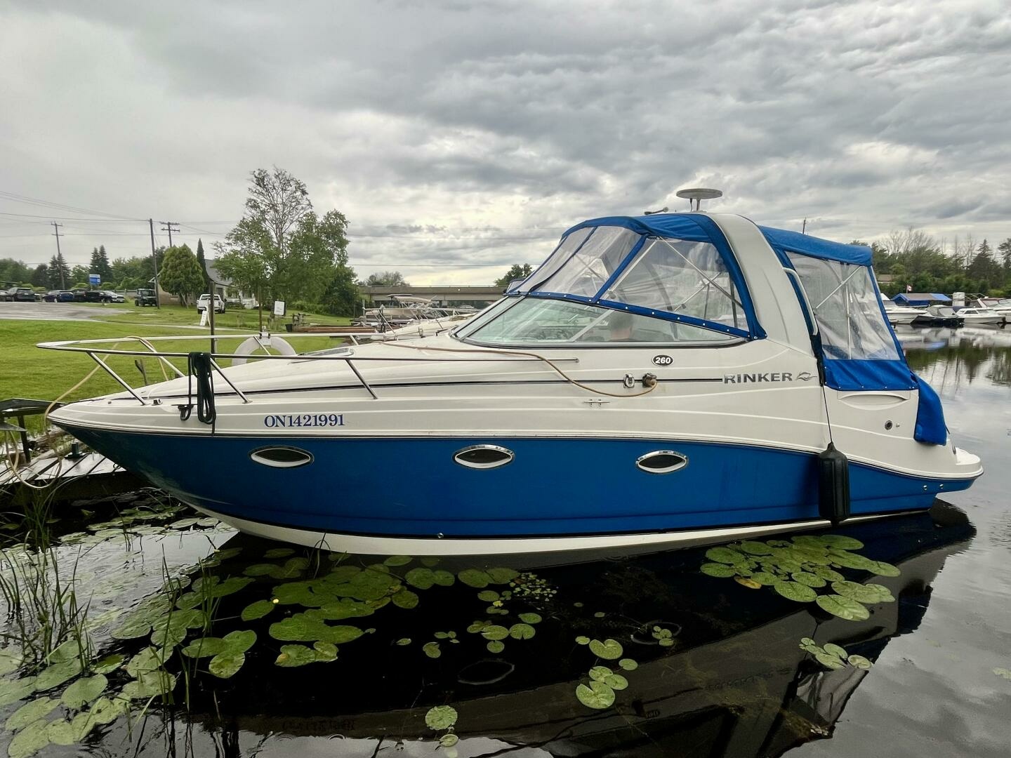 2009 Rinker 260 Express 26