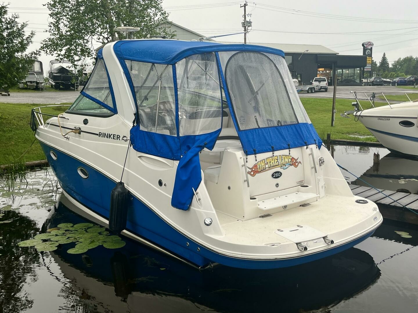 2009 Rinker 260 Express 26
