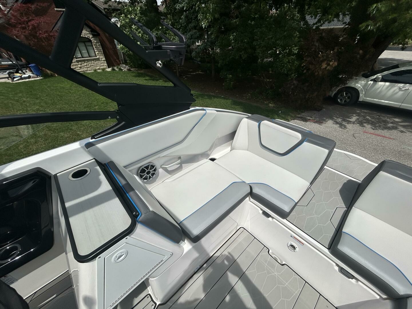2021 Yamaha Boats 252 XE (Wake Edition) 25