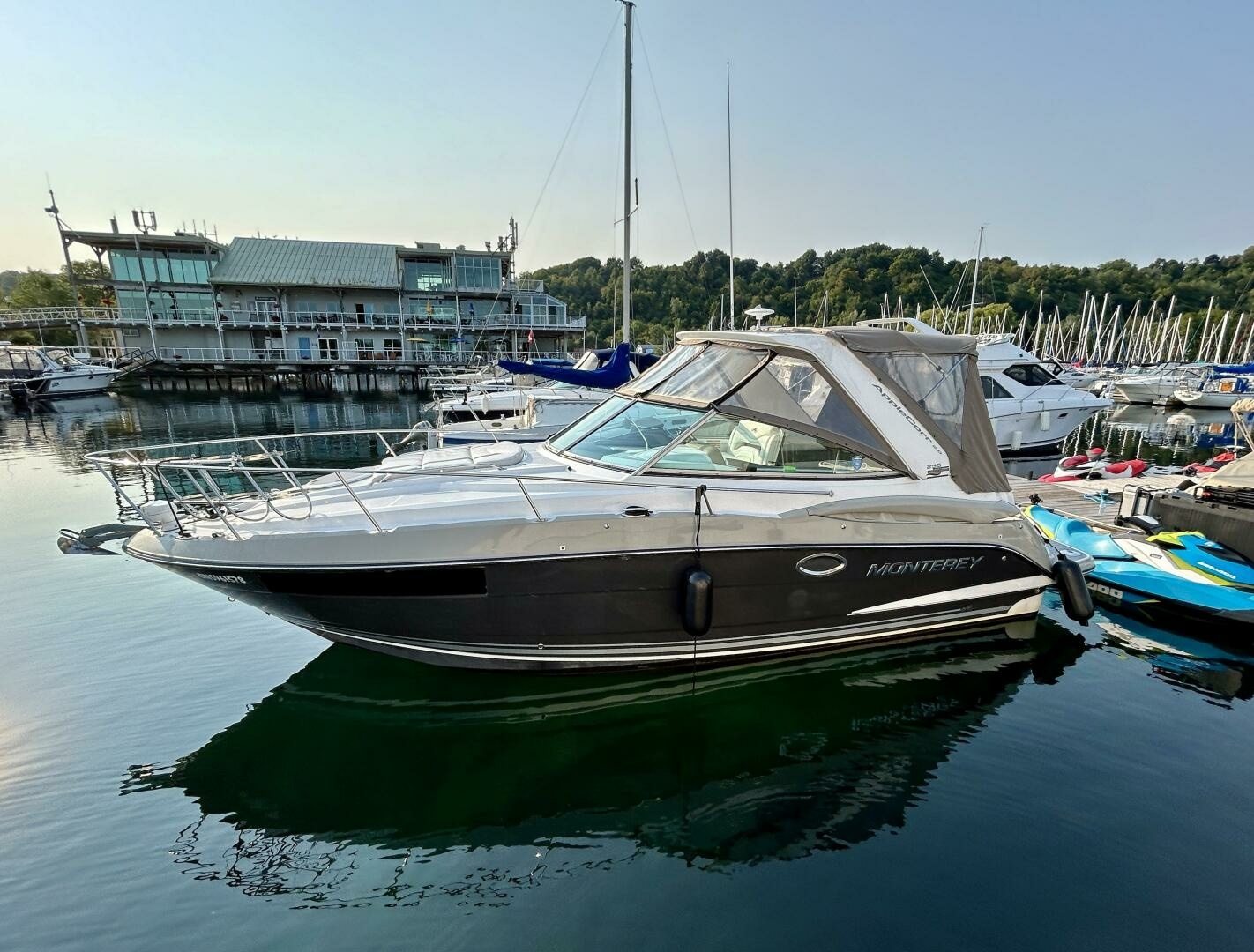 2018 Monterey 295 Sport Yacht 29