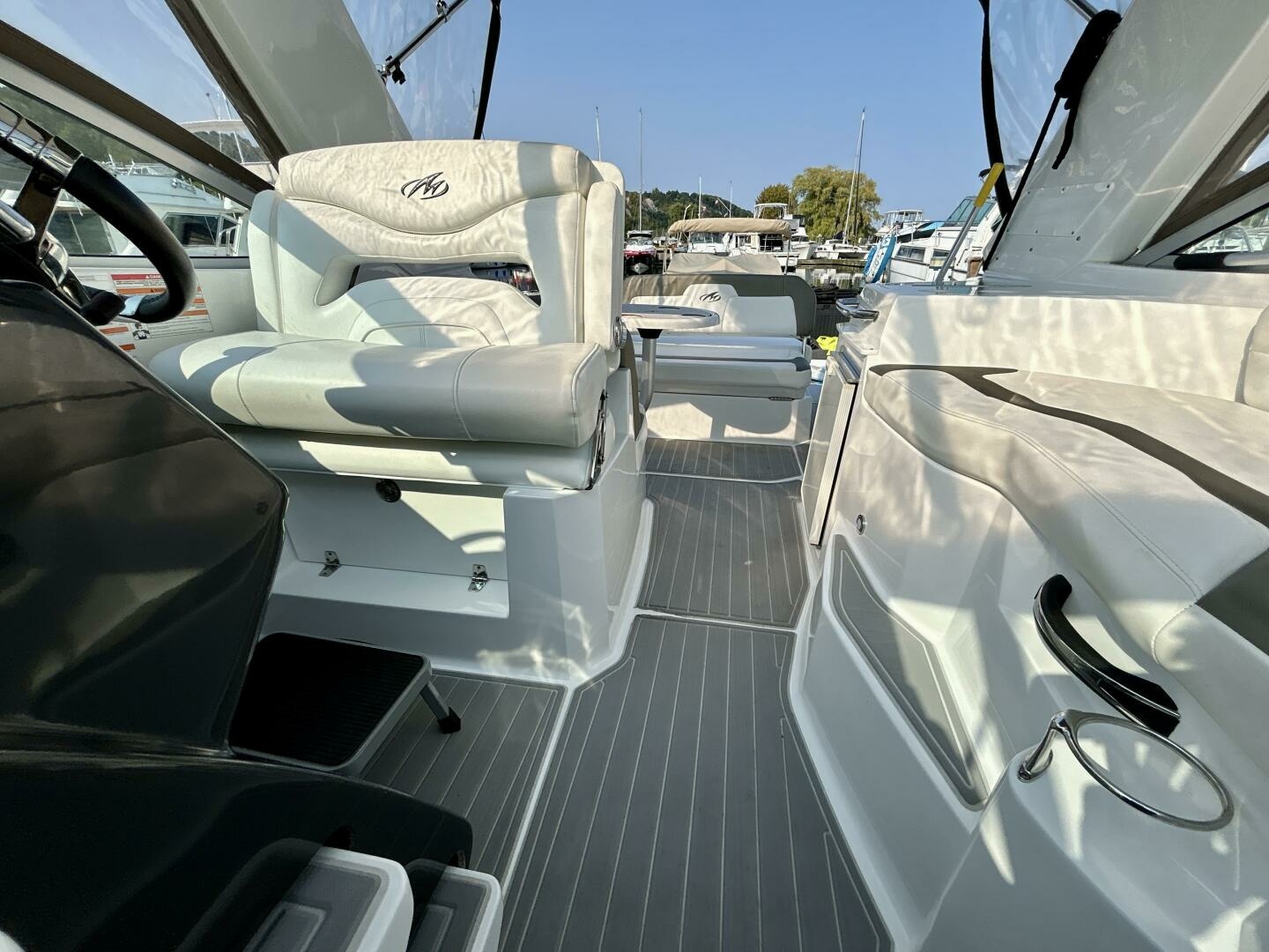 2018 Monterey 295 Sport Yacht 29