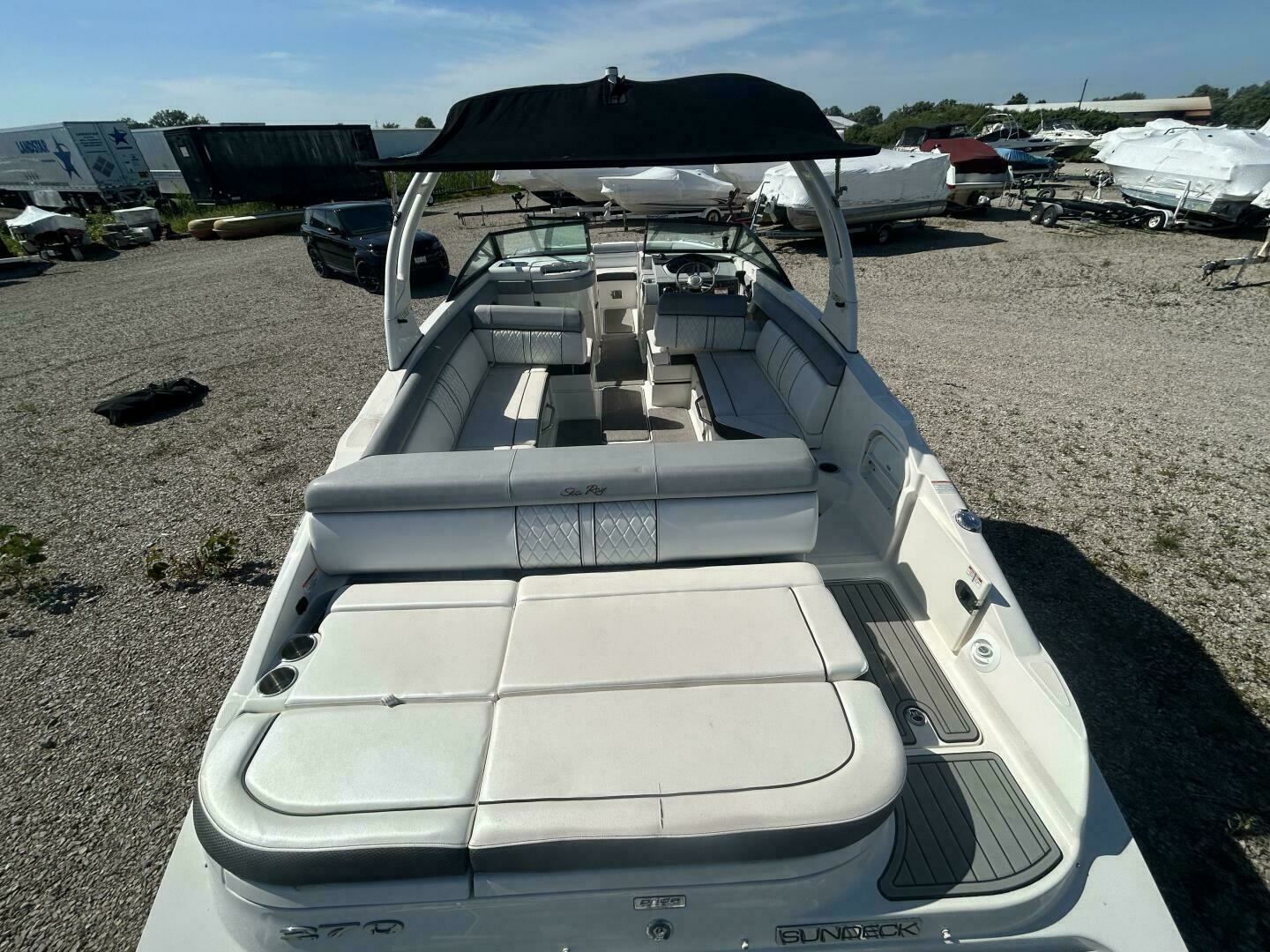 2016 Sea Ray 270 Sundeck 27