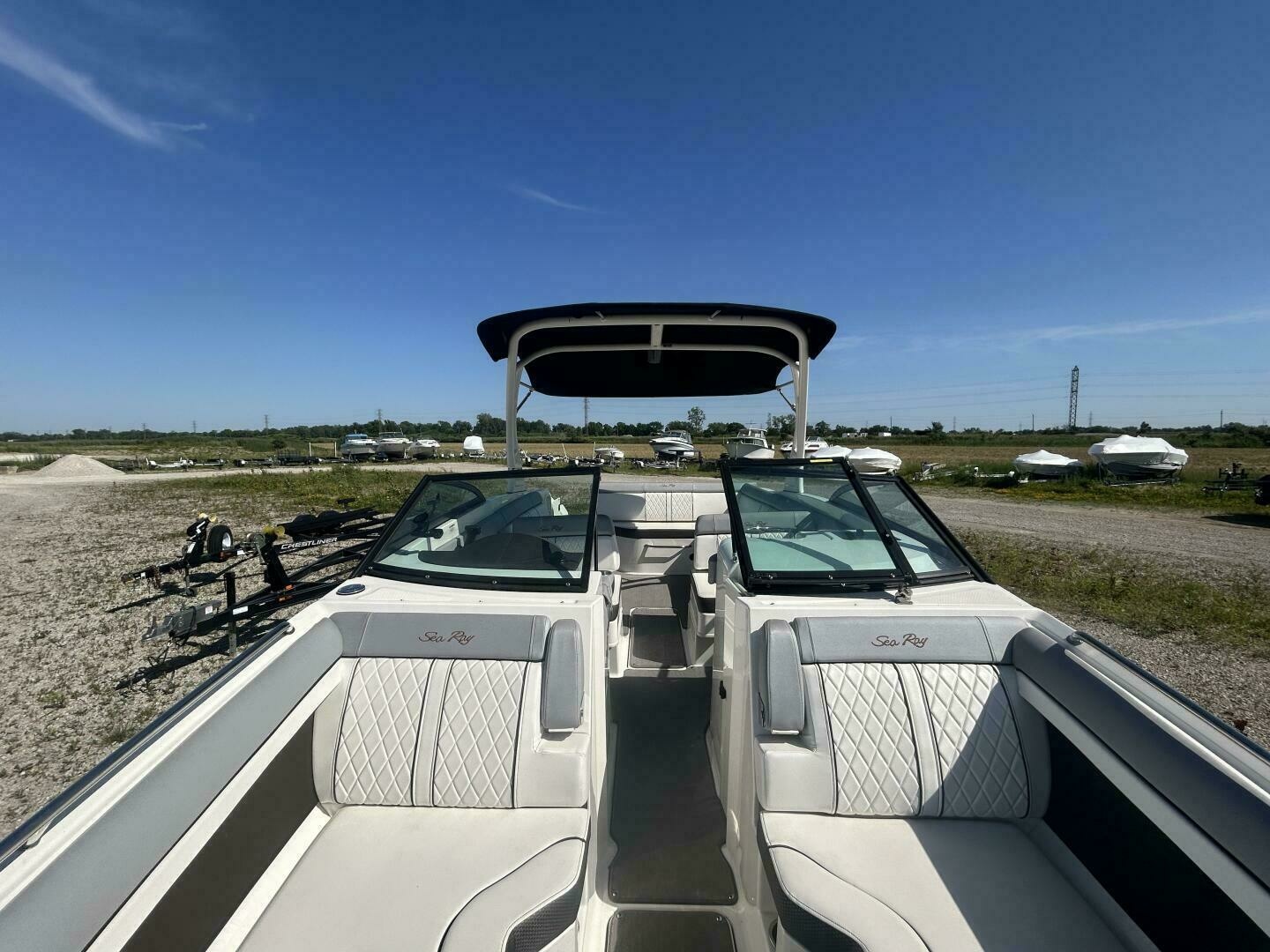 2016 Sea Ray 270 Sundeck 27