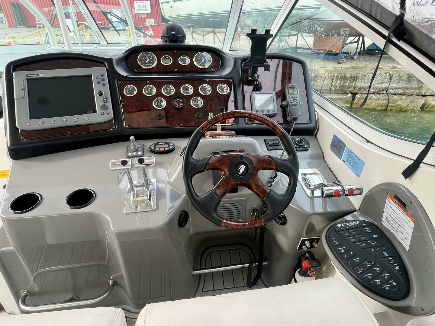 40ft Cruisers Yachts Yacht For Sale