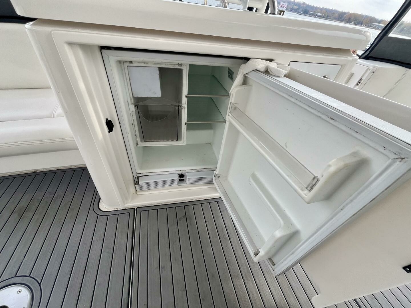 40ft Cruisers Yachts Yacht For Sale