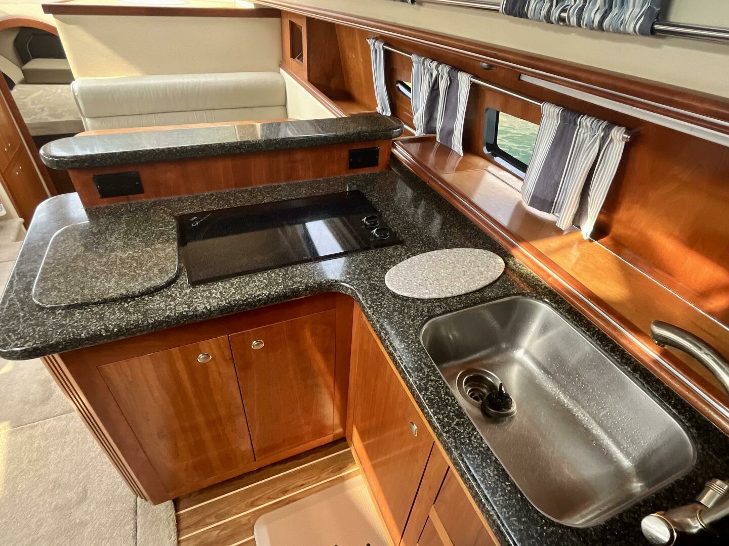 40ft Cruisers Yachts Yacht For Sale