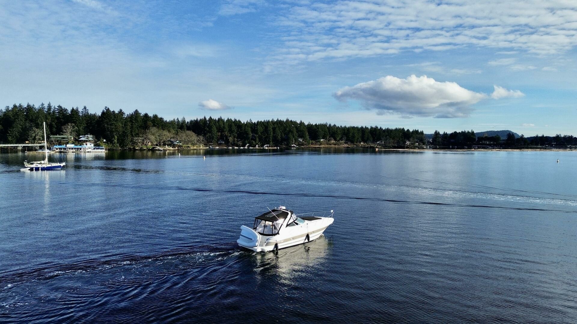 2006 Cruisers Yachts 340 Express 34