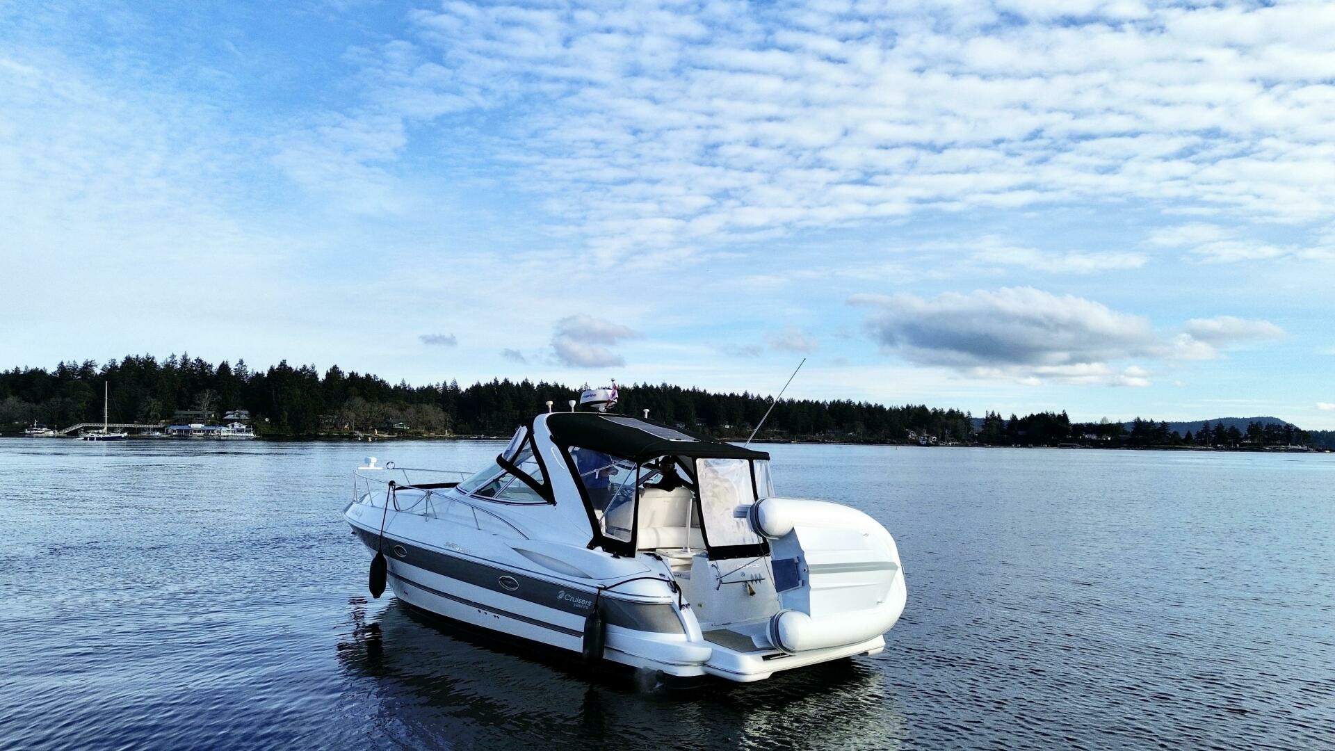 2006 Cruisers Yachts 340 Express 34