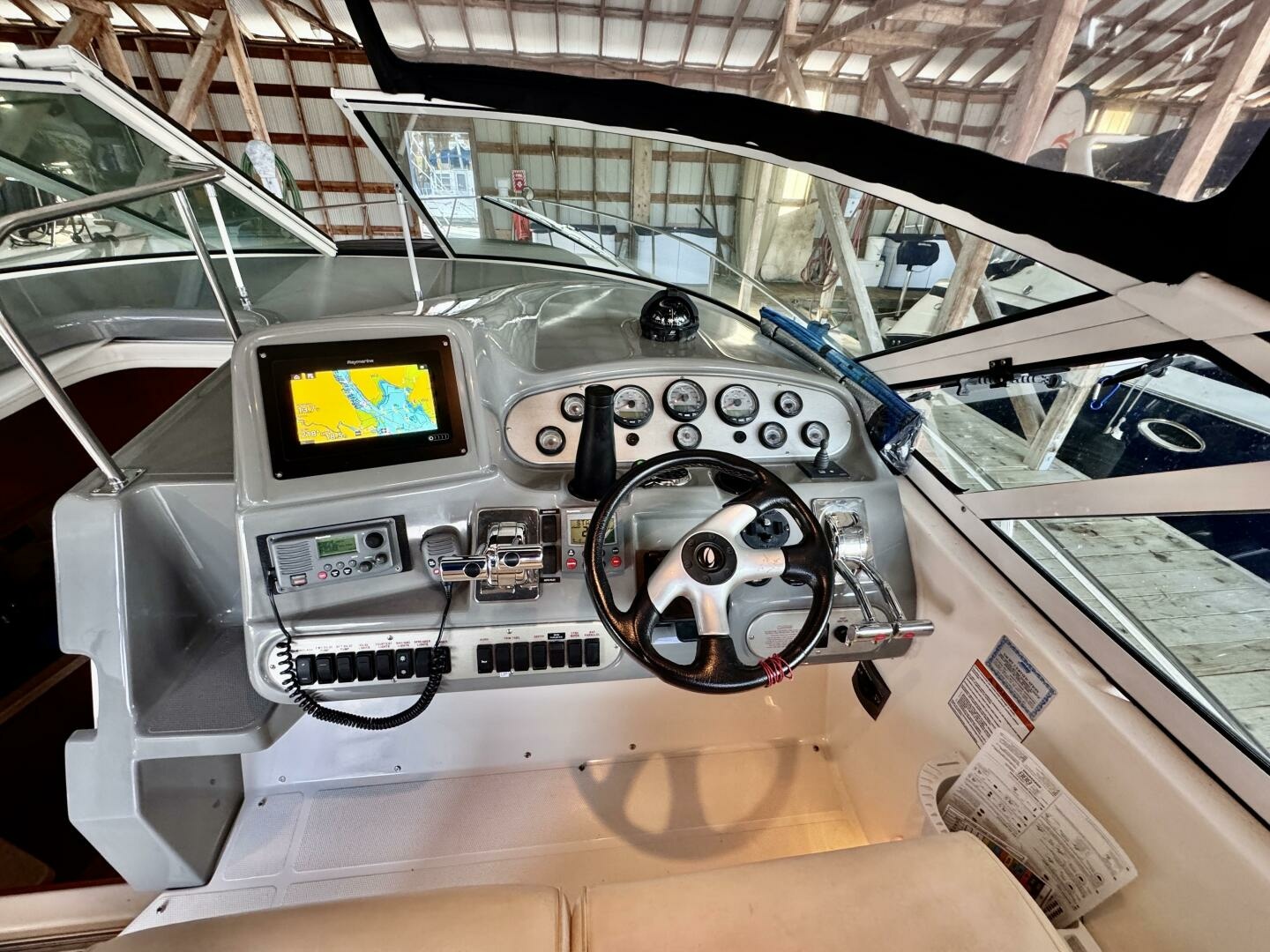 2006 Cruisers Yachts 340 Express 34