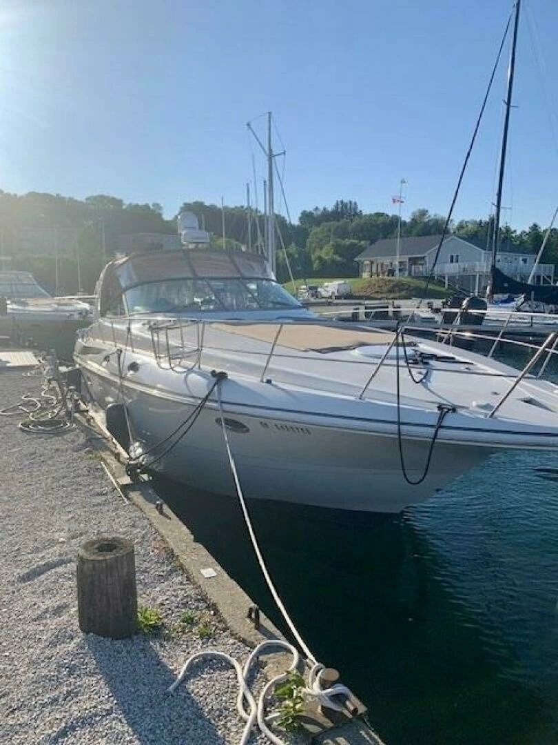 1998 Cruisers Yachts 3870 Express, photo 1 of 15