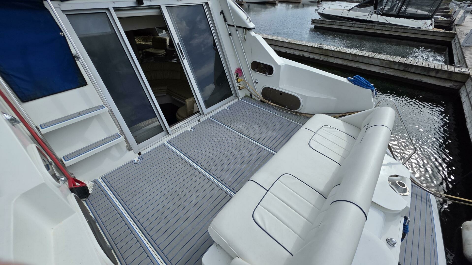 1989 Carver Santego 38