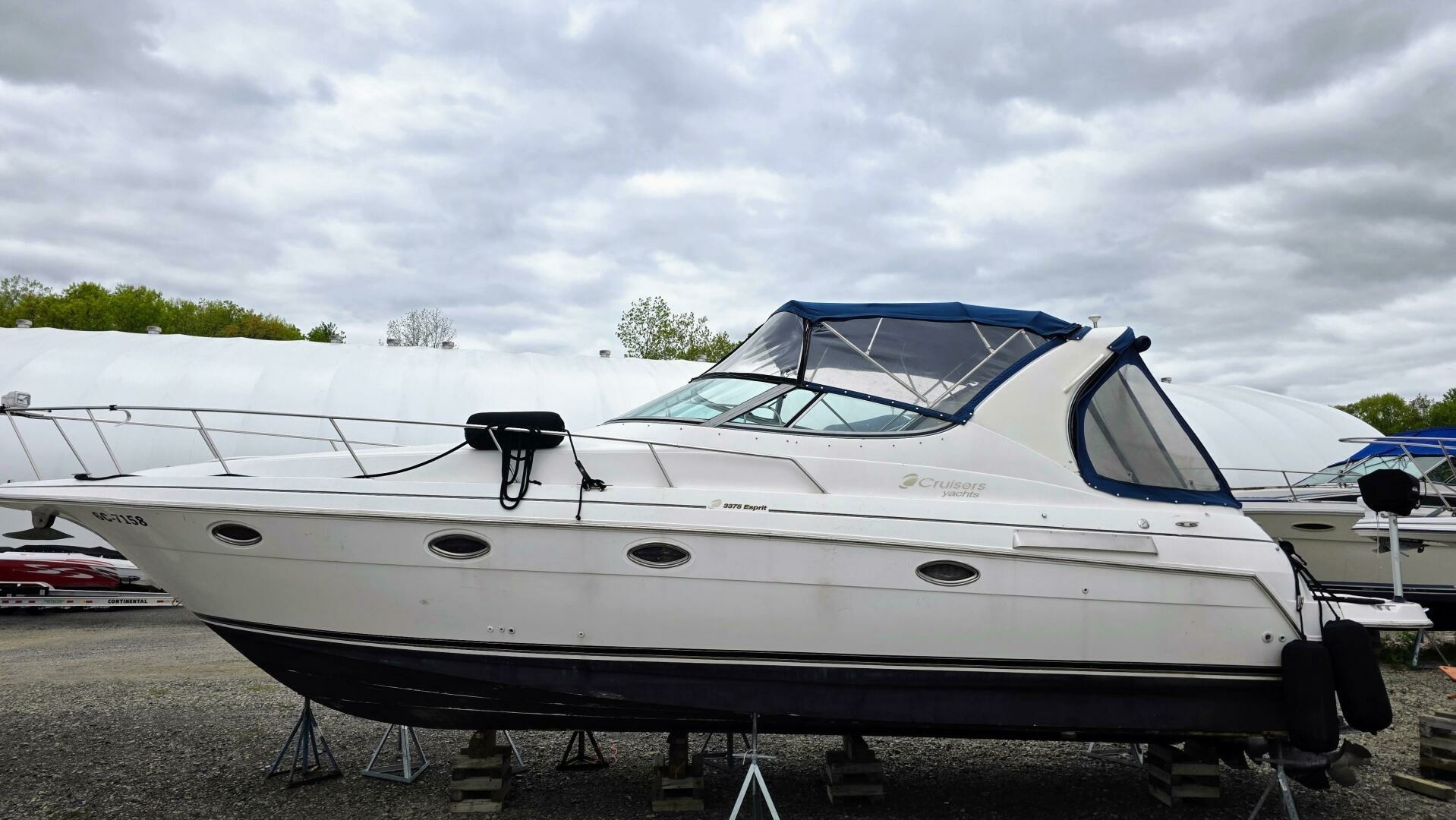 1999 Cruisers Yachts 3375 Esprit 33