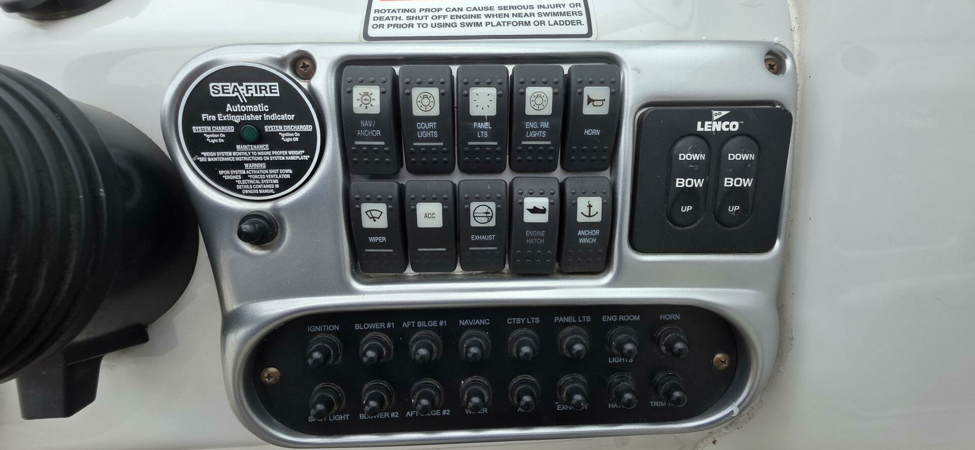 2005 Crownline 250CR 25