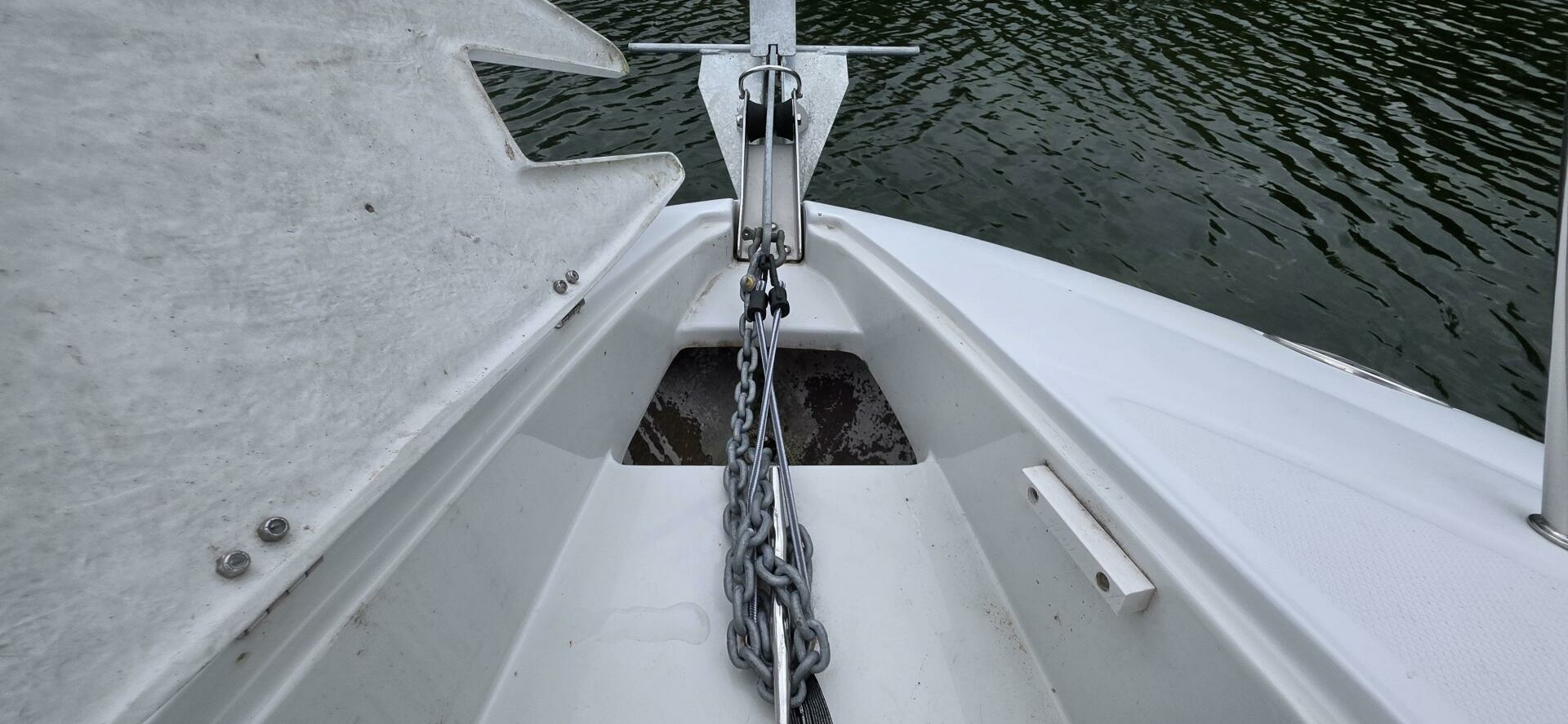 2005 Crownline 250CR 25