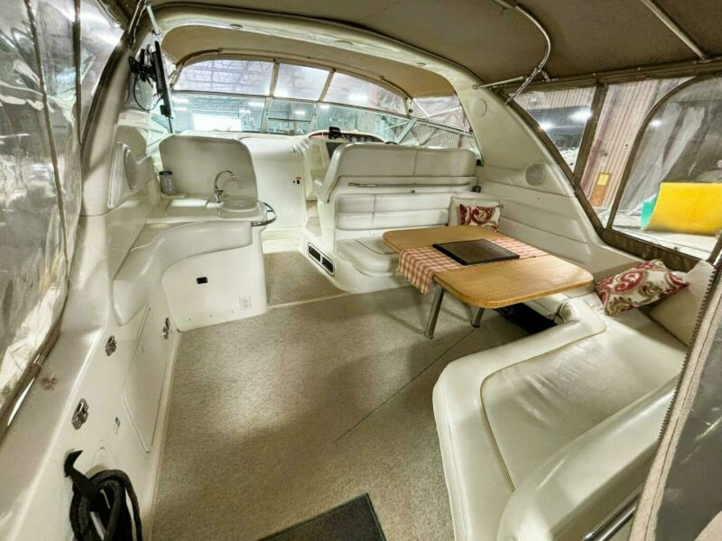 1995 Sea Ray 370 Sundancer 37