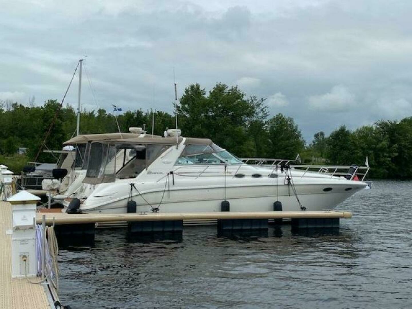 1995 Sea Ray 370 Sundancer — photograph 3