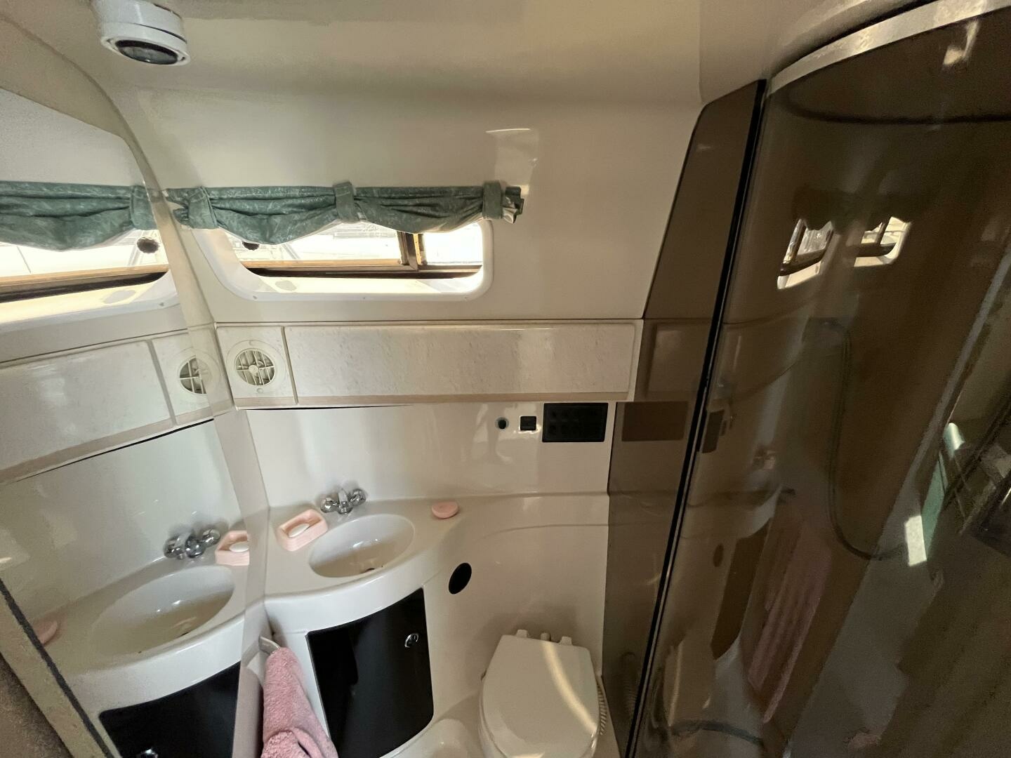 36ft Wellcraft Yacht For Sale