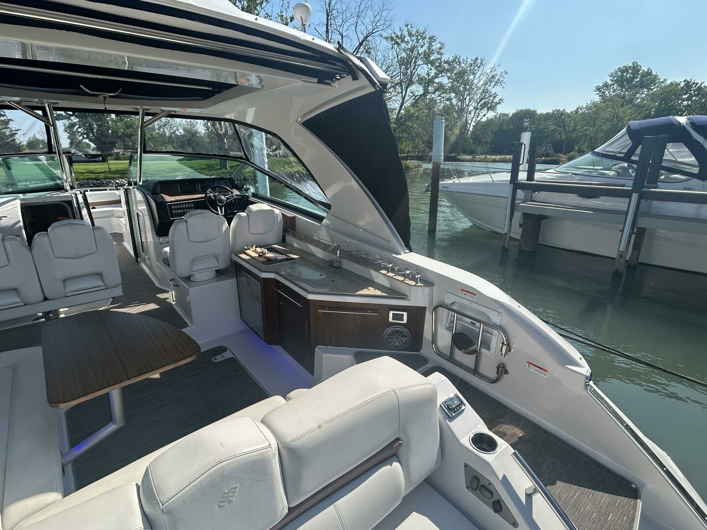 2017 Four Winns H350 35