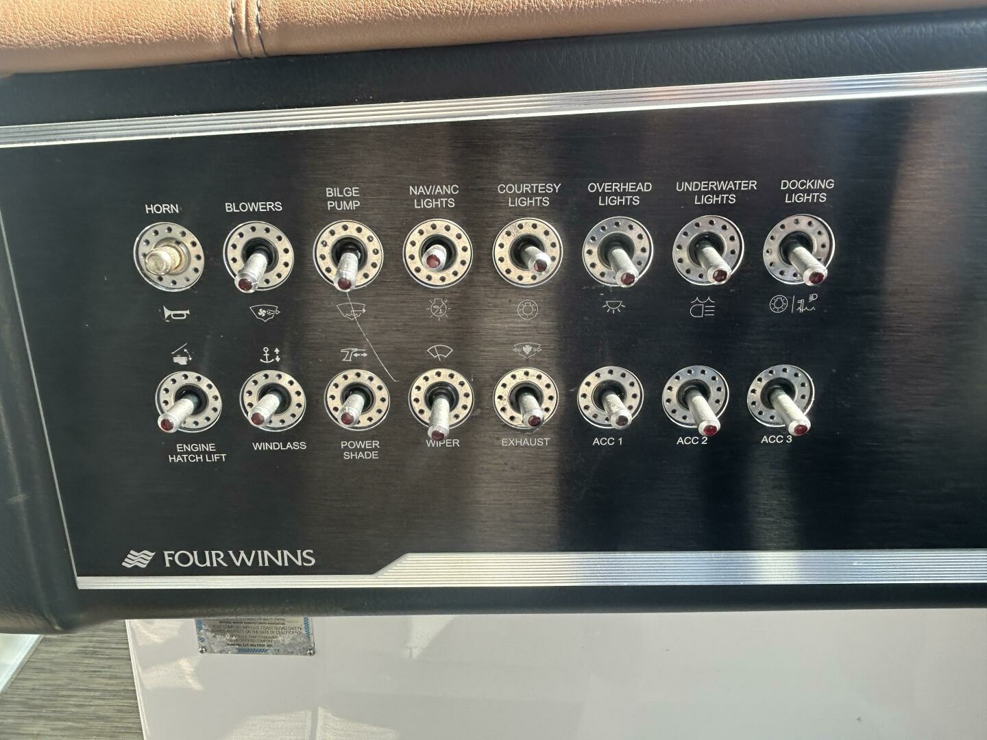 2017 Four Winns H350 35