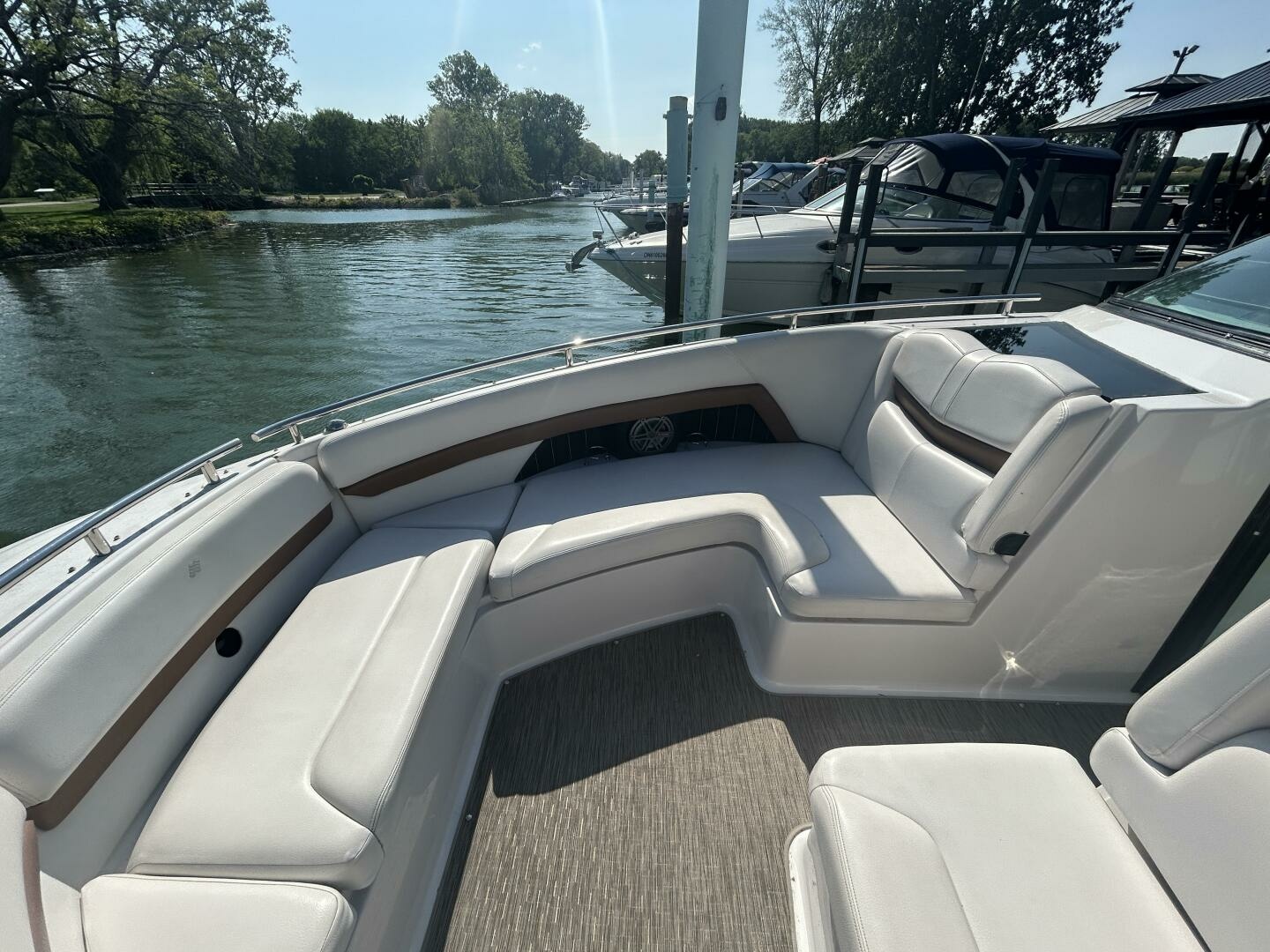 35ft Four Winns Yacht For Sale