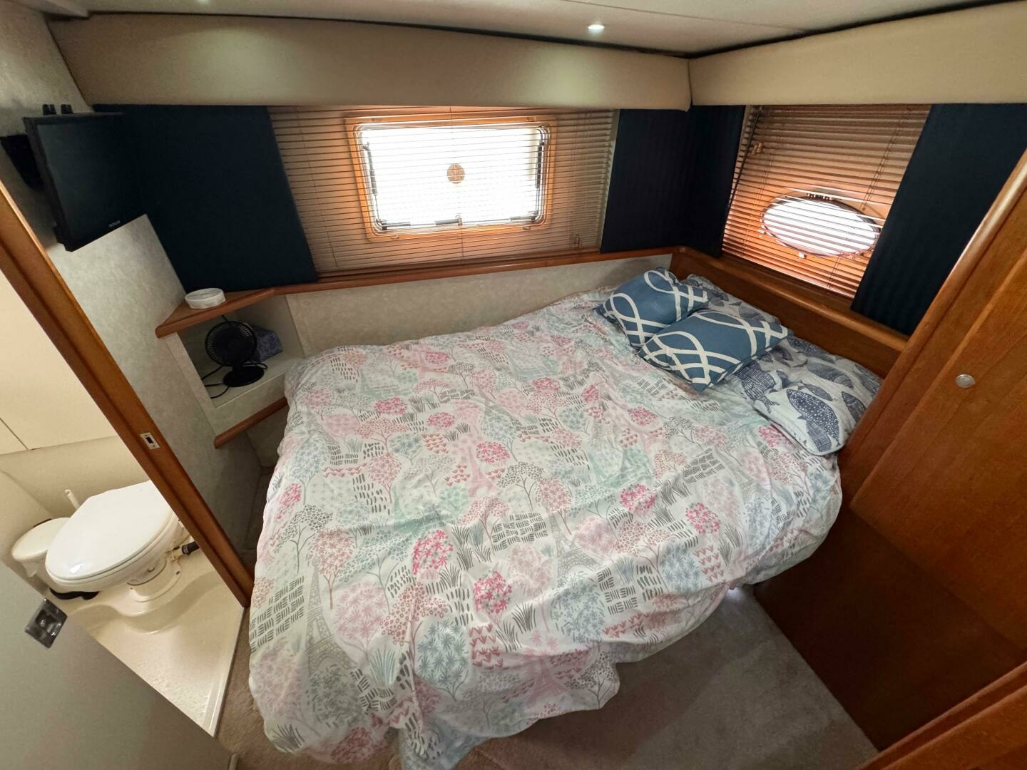 1997 Silverton 352 Motor Yacht 35