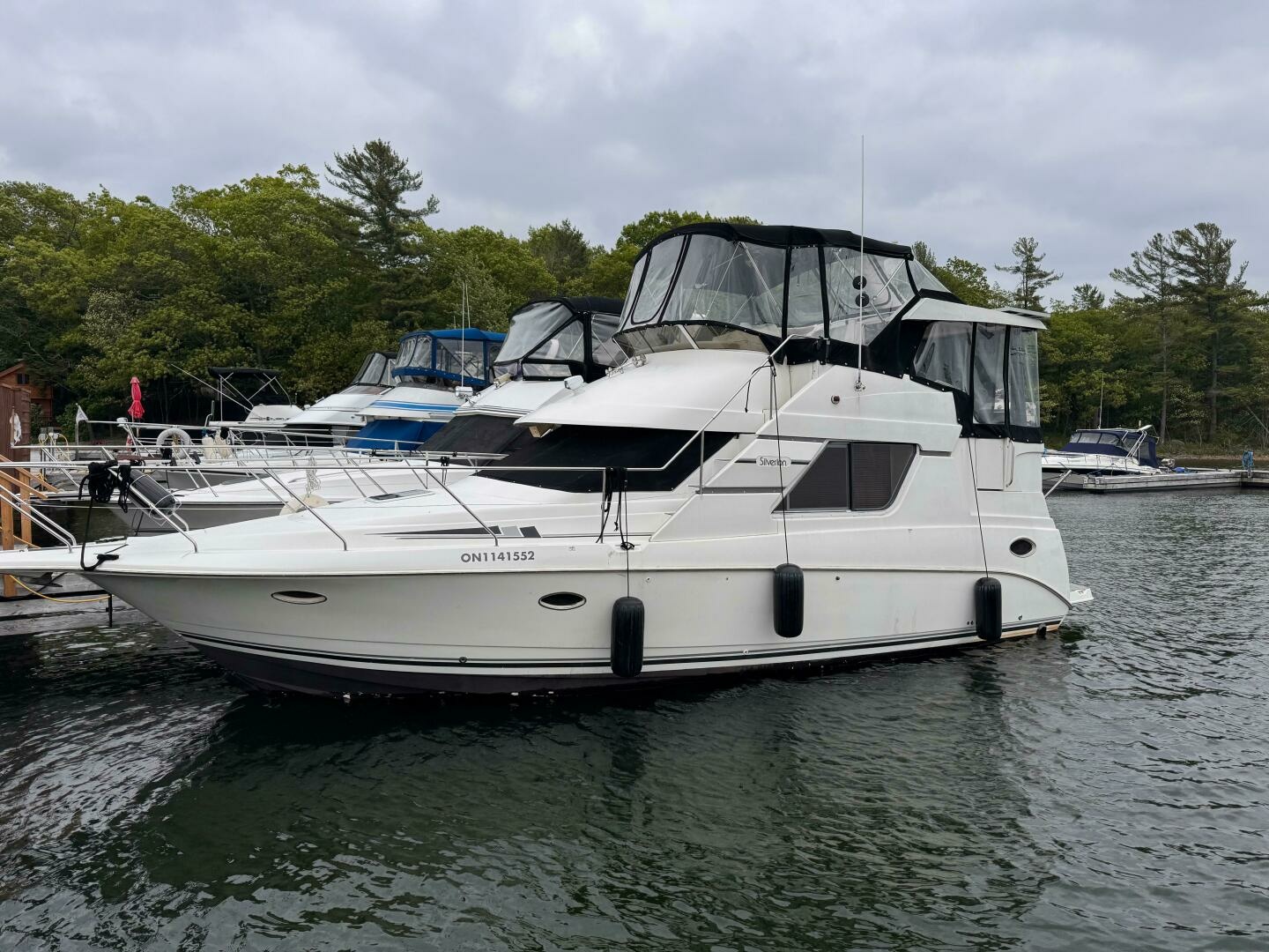 1997 Silverton 352 Motor Yacht 35