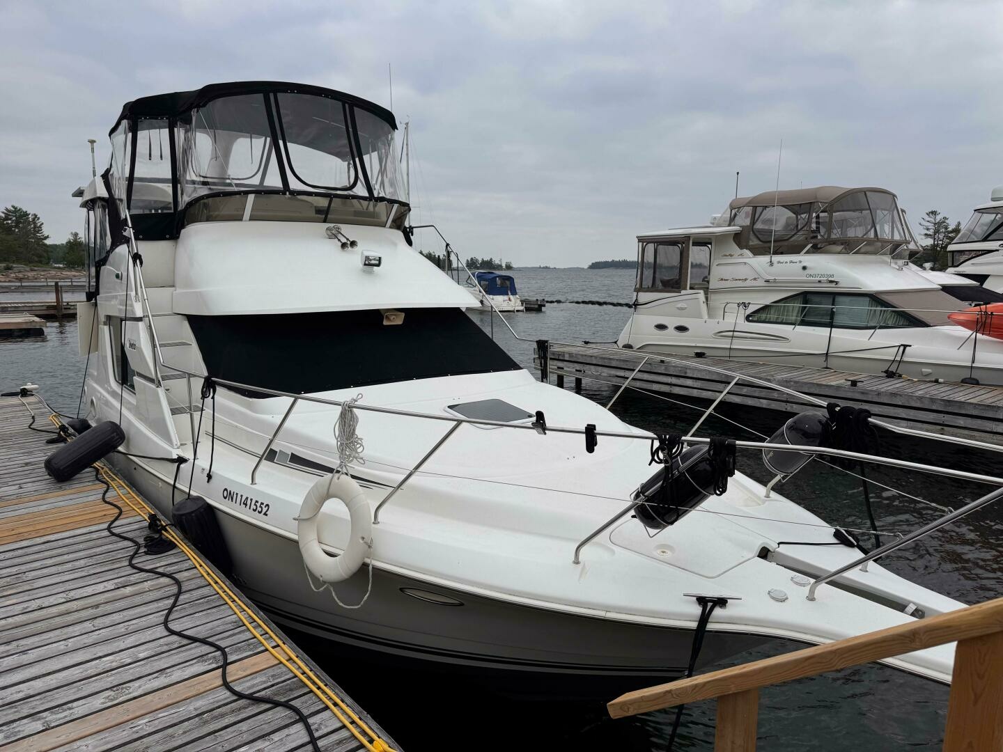 1997 Silverton 352 Motor Yacht 35