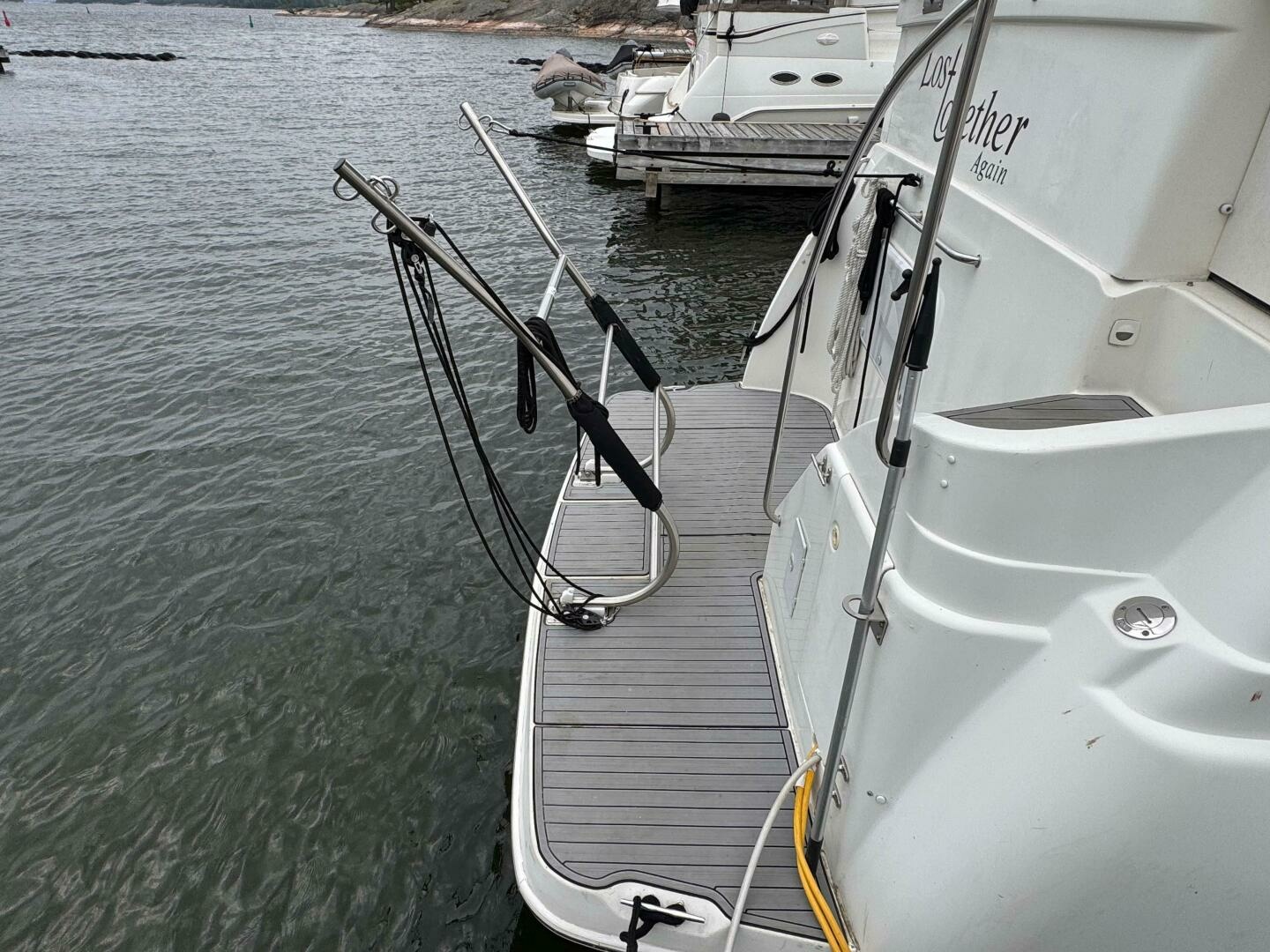 1997 Silverton 352 Motor Yacht 35